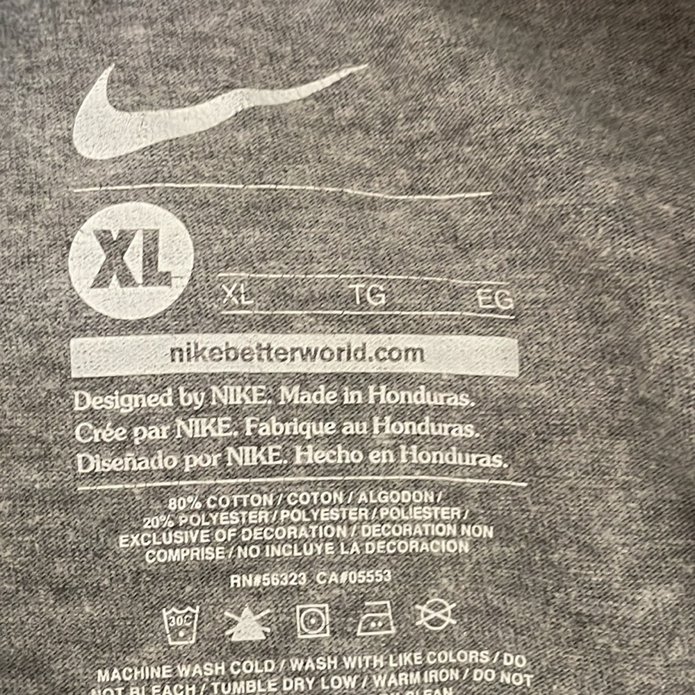 Nike Shirt - Picture 3 of 3